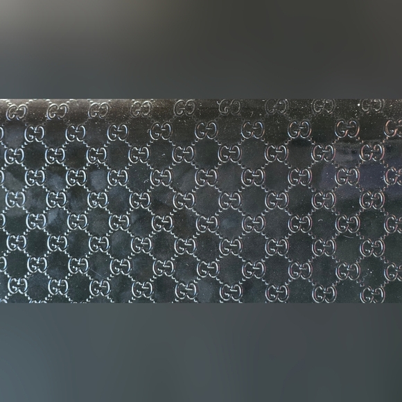 Gucci Microguccissima Patent Leather Clutch - Picture 2 of 15